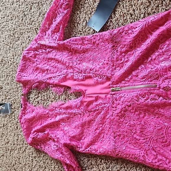 Bebe Scallop Lace Open Back Mini Stretch Dress Hot Pink NWT Medium Long Sleeve - Picture 10 of 11